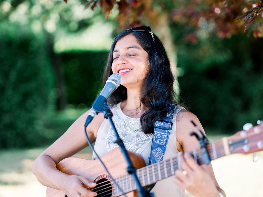Sumana chantant au Château de Courcelles